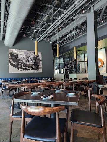 Crush Wine Bar & Grill, Bars in Amarillo
