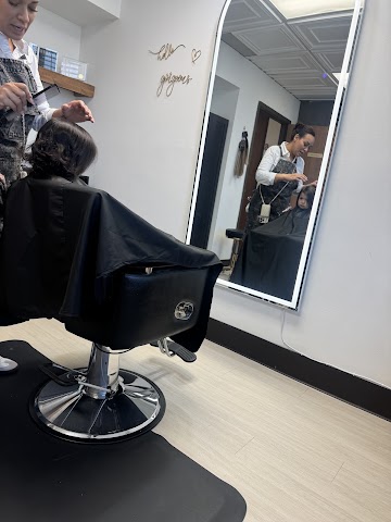 Looks By Laura, Hair Salons in Odessa