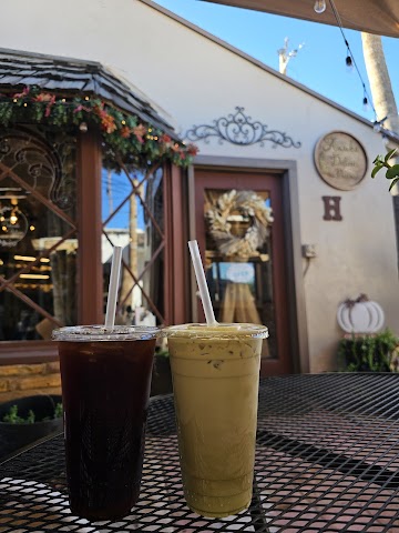 Amaik's Delicate Pastries, Bakeries in Yuma